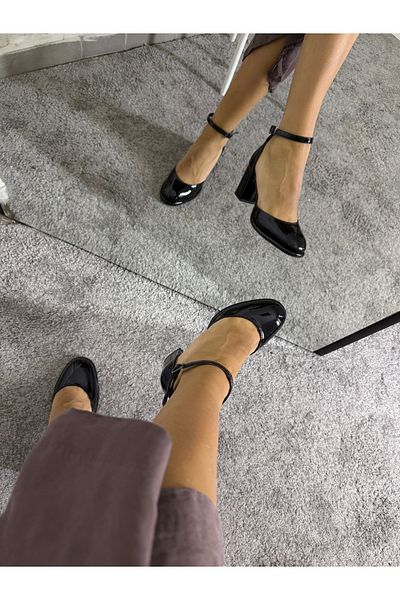 MYVOLANTE Black Patent Leather High Heels