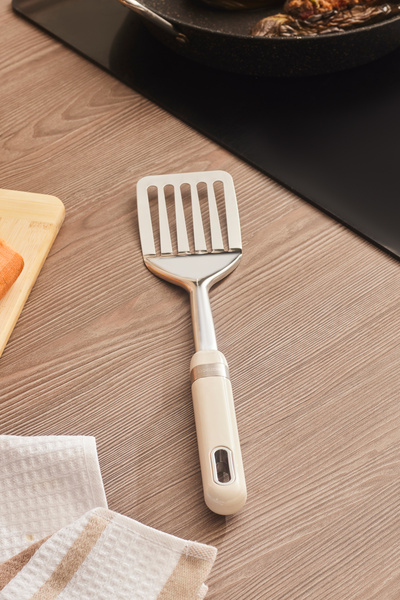 Karaca Mastermaid Oluklu Spatula Krem 33.4 cm
