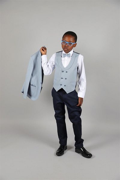 Ugly Duck 03 - 14 Years Old Boy Gray Suit