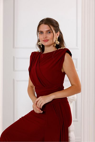 Moda Palmiss Women's Burgundy Gathered Detailed Shoulder Accessory Sandy Evening Dress
