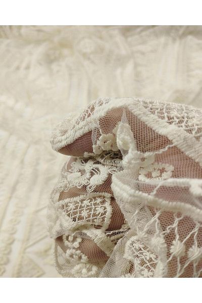 Kumaş Parça Δαντέλα σε χρώμα Cream Ecru (Πλάτος 130 cm x Μήκος 250 cm)