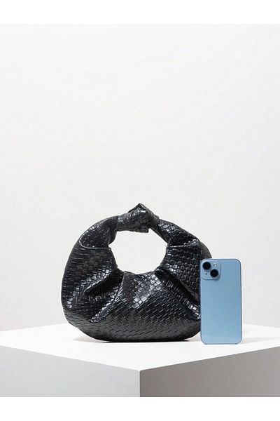 La Saade Noir Knot- Black Knitted Model Knot Bag