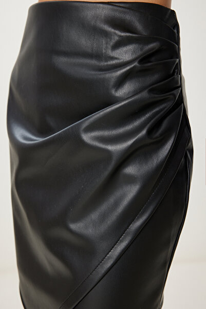 Happiness İstanbul Women's Black Asymmetrical Mini Faux Leather Skirt Gp00030