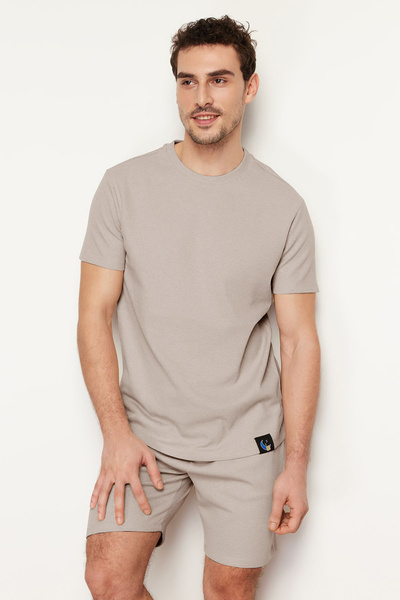 Trendyol Collection Beigefarbenes, normales, dickes Pyjama-Set mit Waffelstrick-Shorts TMNSS23PT00036