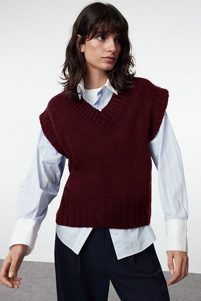Trendyol Collection Burgundy Soft Textured V-Neck Knitwear Sweater Twoaw23Sv00149