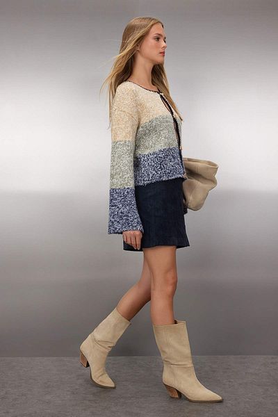 Trendyol Collection Indigo Button Detailed Crop Soft Textured Wide Fit Color Block Knitwear Cardigan Twoaw26Hi00011