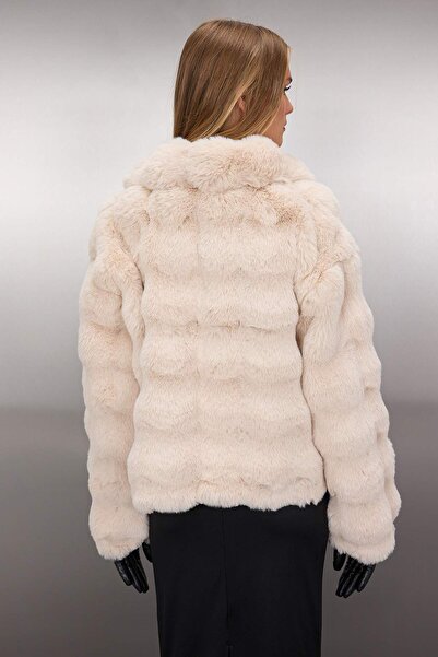 Trendyol Collection Ecru oversize kožichový kabát TWOAW26MO00105