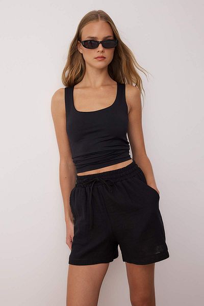 Trendyol Collection Black Muslin Elastic Waist High Waist City Boy Shorts & Bermuda Twoss25Sr00233