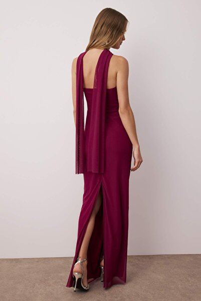 Trendyol Collection Třešňový šátek Detailní tyl Pletené maxi večerní šaty Večerní šaty pro návrat domů TPRSS25AE00056