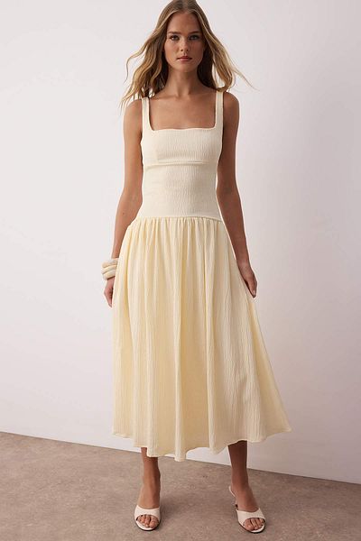 Trendyol Collection Κρεμ Προσαρμοσμένο Ύφασμα Κορσέ Εμφάνιση Πλατύ Φούστα Φαρδιά Μίντι Φόρεμα TWOSS25EL00882