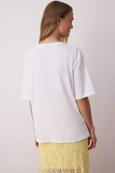 Trendyol Collection Ecru 100% Single Jersey Oversize/Wide Fit Πλεκτό T-Shirt με στάμπα κοκτέιλ TWOSS25TS00217