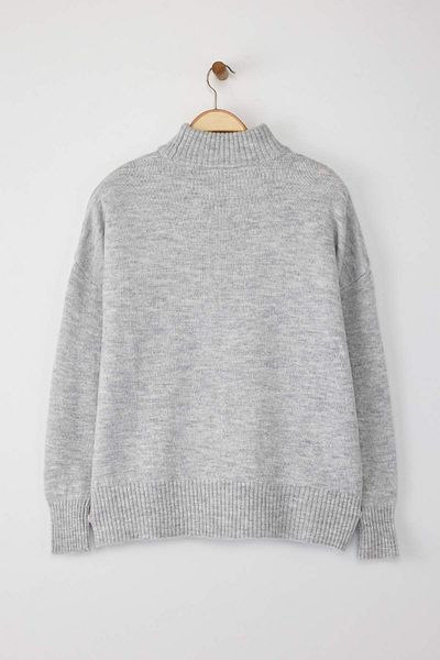 Trendyol Collection Pulover de tricotaj cu guler în picioare, gri deschis, cu croială largă, texturată moale TWOAW23KZ00469