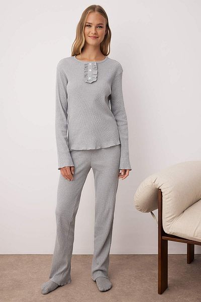 Trendyol Collection Σετ πιτζάμες πλεκτές με βολάν με μισό πατάκι σε γκρι μελανζέ THMAW26PT00005