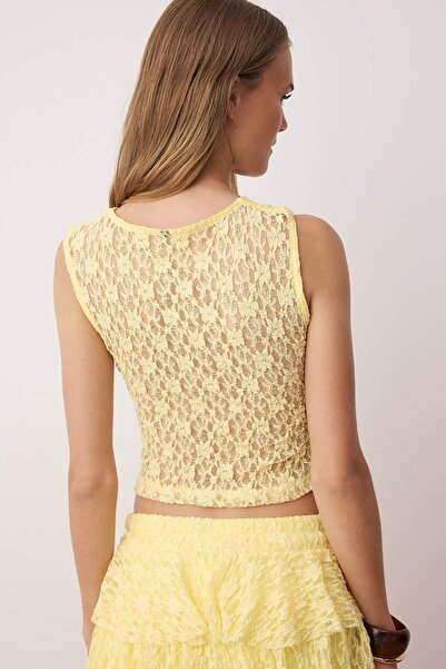 Trendyol Collection Yellow Fitted Bodycon Lace Knitted Blouse Twoss25Bz00590