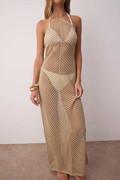 Trendyol Collection Béžové maxi úpletové plážové šaty s ohlávkou TBESS25EL00150