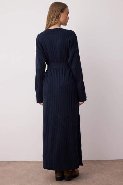 Trendyol Modest Sötétkék öves bordás kötött ruha TCTAW24EB00008