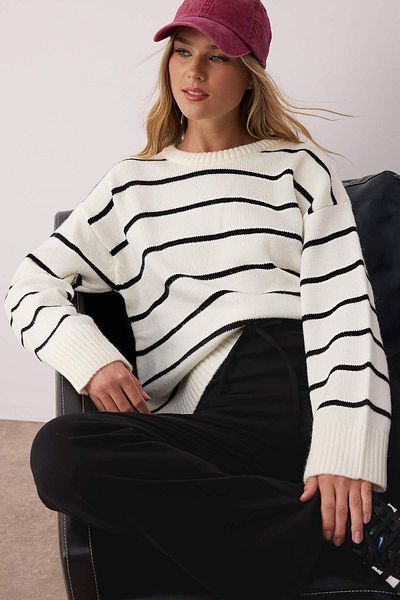 Trendyol Collection Bone*001 Striped Wide Fit Soft Textured Knitwear Sweater Twoaw25Kz00168