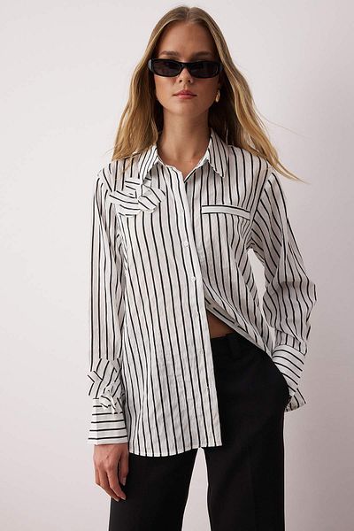 Trendyol Collection Cămașă cu dungi cu detaliu floral cu guler alb TWOAW26GO00012