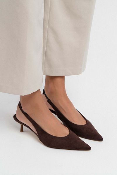 NİŞANTAŞI SHOES Pantofi cu toc de damă perfecti din piele intoarsa maro cu detaliu de cauciuc la gleznă