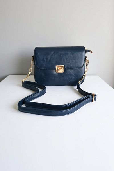 Classbag Geantă de umăr pentru femei, albastru bleumarin, cu design modern