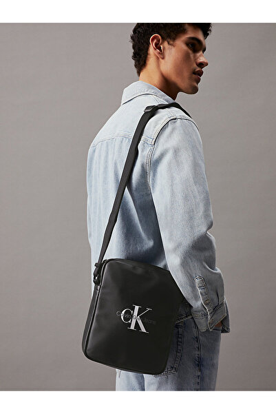 Calvin Klein Erkek Monogram Soft Reporter Çanta