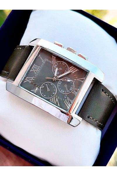 Weluxa Roman Numeral Silver Color Case Khaki Green Leather Band Men's Wrist Watch