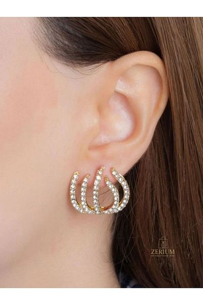 ZERİUM Gold Sparkling Modern Comb Earrings