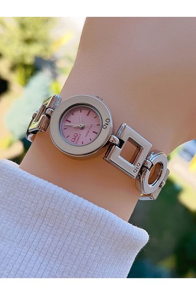 Q&Q QZ01J7829A - Silver Pink Vintage Women's Wristwatch