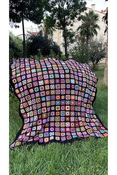 WOMANBAG Handmade Large Size Motifed Blanket Bed Cover (Black)