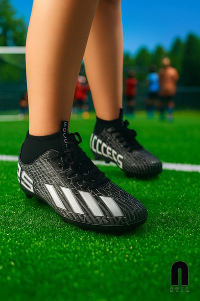 Allyup Pantofi de fotbal pentru baieti - Ghete de fotbal Astroturf alb-negru cu crampoane F35kr