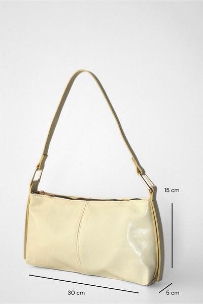 Yuka Atelier Geantă de umăr mini Cushy din piele artificială lucioasă
