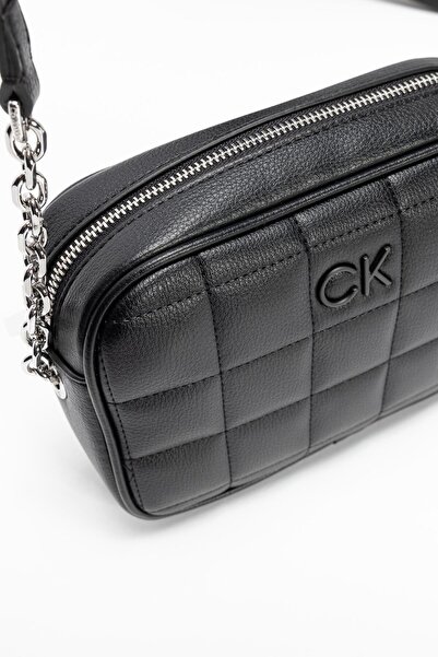 Calvin Klein Women's Brand Logo Stylish Appearance Suitable for Everyday Use with Adjustable Shoulder Strap Si