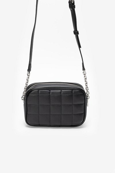 Calvin Klein Women's Brand Logo Adjustable Shoulder Strap Stylish Looking Black Shoulder Bag Suitable for Daily Use