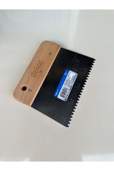 Dekor 121 Tile Comb 17 cm Triangular Tooth Wooden Handle Spring Steel