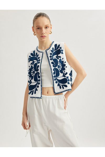 Koton Vestă crop fără mâneci cu decolteu brodat cu aplicații