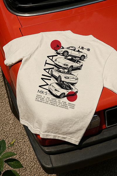 Eazy Co Унисекс тениска с къс ръкав и принт Eazy Miata в бяло