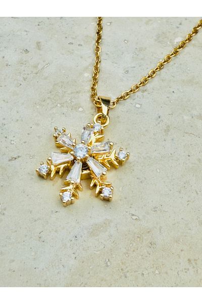 Snartun Zircon Stone Gold Snowflake Detailed Movable Steel Necklace I Special Boxed