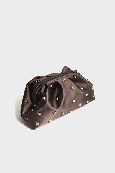 Selin Atelier Вечерна чанта с калъф от сатен в цвят „горчив кафе“ и златисти камъни