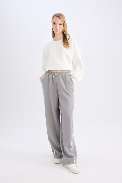 DeFacto Coole Jogginghose mit weitem Bein und elastischem Bund – E0163AX24WN