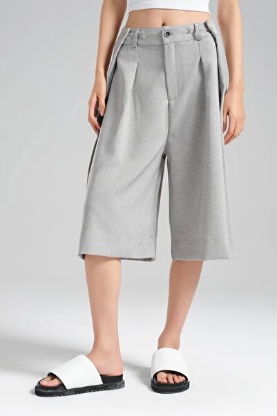 tw3 Kadın Pile Detaylı Tasarım Bermuda Şort