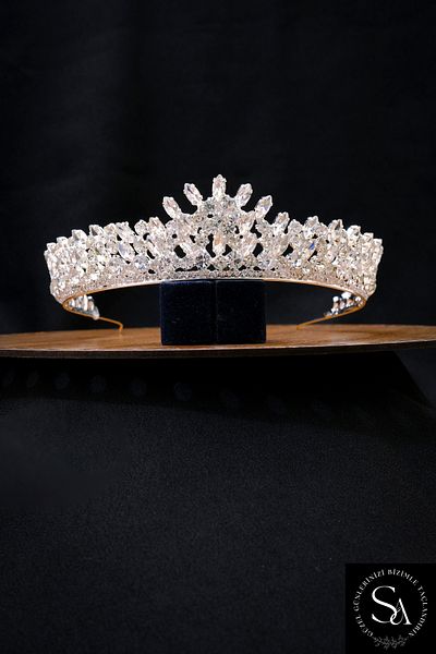 SimgeAksesuar Crystal Stone Fashionable and Elegant Bridal Tiara