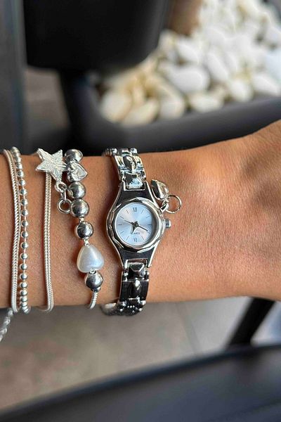 keisy Vanessi Heart Detailed Minimal Women's Wristwatch