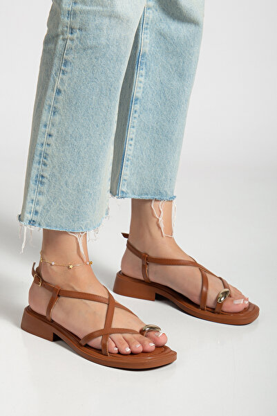 MS SUGAR SHOES صندل نسائي يومي بتفاصيل خاتم ذهبي
