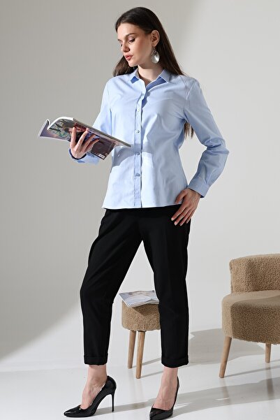 GÖMLEKÇİNİZ قميص نسائي من قماش شامري بقصة ضيقة، قميص نسائي كلاسيكي