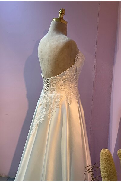 GÖKŞİN MODA Off White Satin Wedding Dress