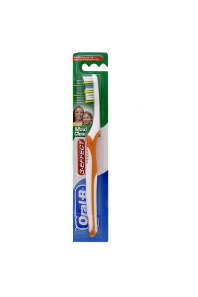Oral-B Toothbrush 3 Effect Maxi Clean Medium Assorted Color 1 Pc Triple Action Plaque Removal,