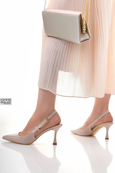 Demashoes Bej Nude Crem Piele Lacuita Lucioasa Varf Ascuțit Toc Cataramă Deschisă Spate 7 Cm Dir.