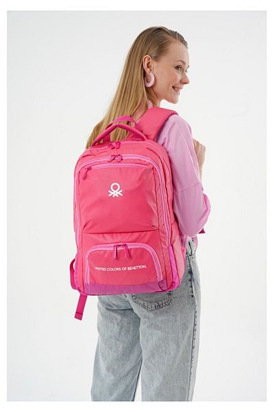 United Colors of Benetton . حقيبة ظهر