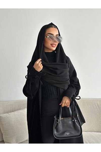 outline Luxurious velvet winter abaya with an elegant royal design