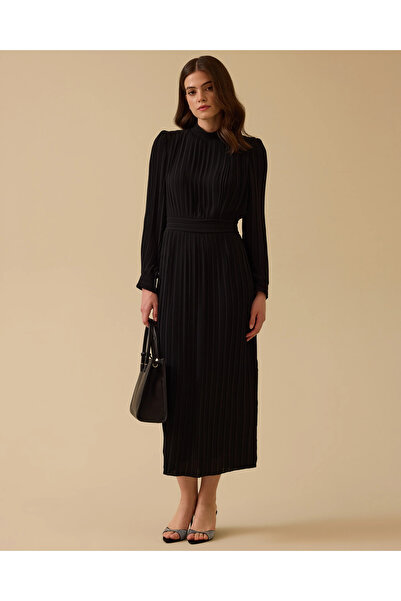 SCL Plise Detaylı Dökümlü Elbise